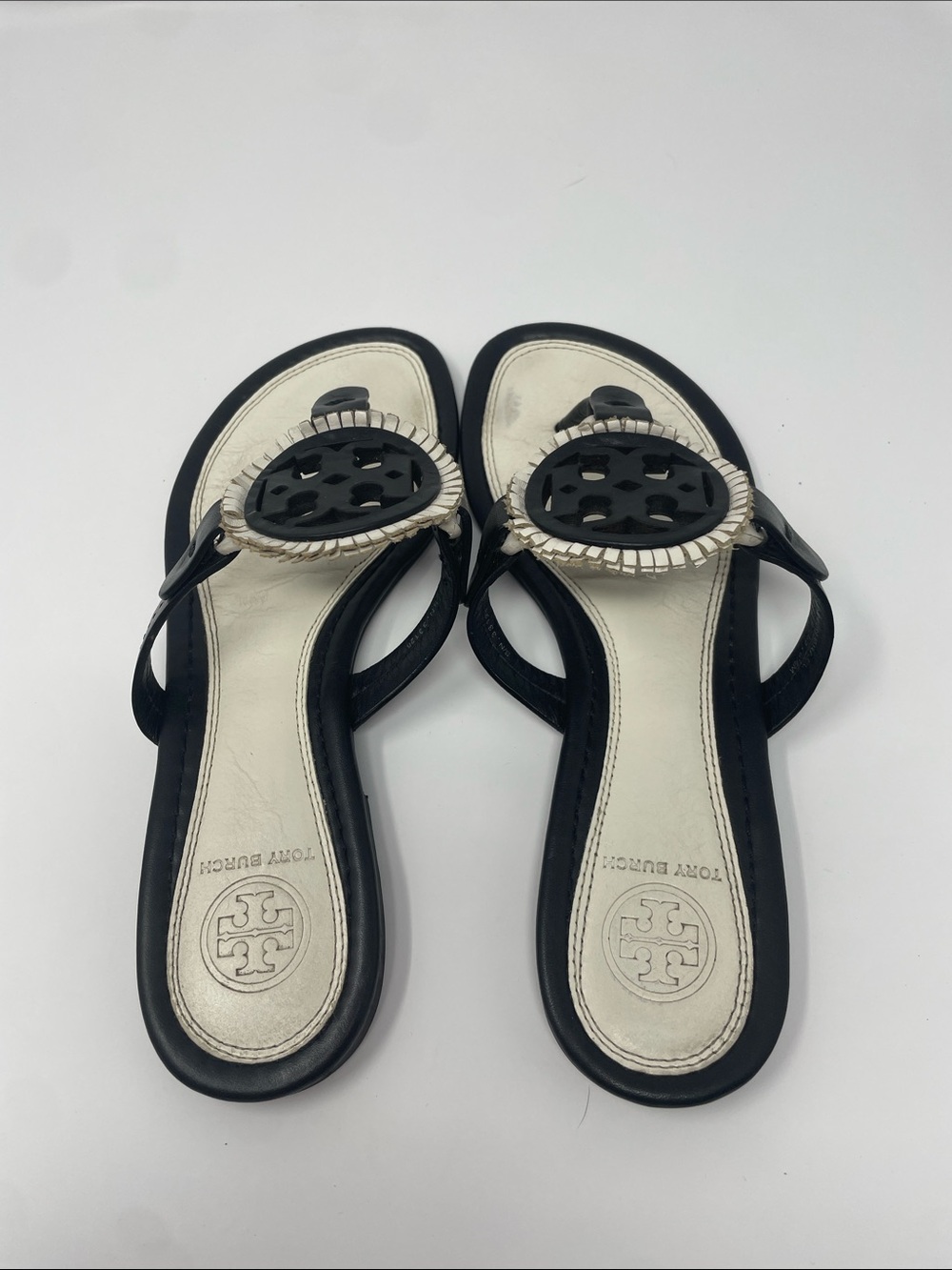 Tory Burch Miller Fringe Size 6.5 White Black Leather Sandals - Picture 4 of 6